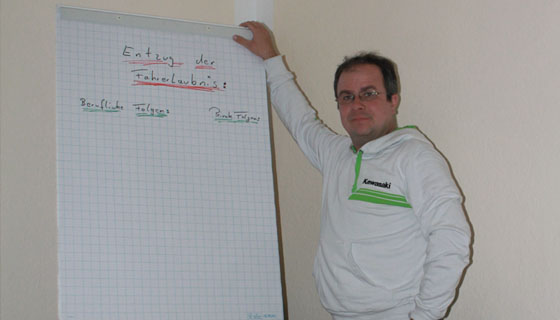 Fahrschule Krumbein München: Jürgen Krumbein beim Seminar